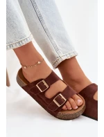 Dámské pantofle na korkové platformě se zlatými sponami model 21919300 - EVENTO