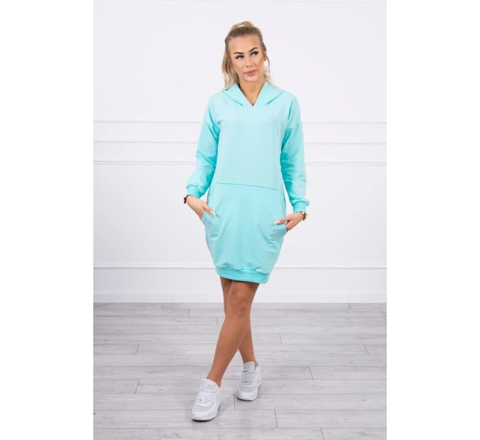 Šaty s kapucí v mátové barvě