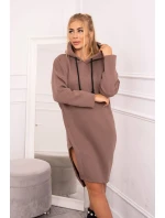 Šaty s kapucí a bočním rozparkem mocca