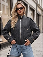 Krótka kurtka damska z stójką czarna model 22341051 - FashionStreet Krótka kurtka damska z stójką czarna model 22341051 - FashionStreet