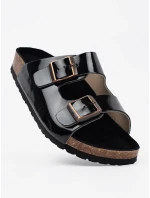 Pěkné černé dámské nazouváky na plochém podpatku Pěkné černé dámské nazouváky na plochém podpatku