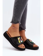 Dámské kožené pantofle s černým zdobením Asames