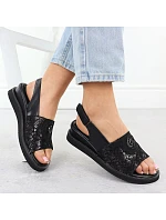 Dámské sandály s gumou černé model 22051713 - JEZZI Dámské sandály s gumou černé model 22051713 - JEZZI