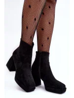 Černé semišové kotníkové boty s podpatky model 20020597 - Kesi Černé semišové kotníkové boty s podpatky model 20020597 - Kesi