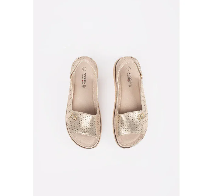 Trendy dámské zlaté  sandály na plochém podpatku