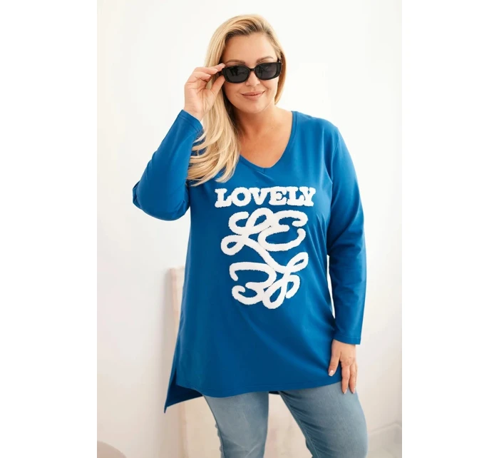 Dámská blůza Plus Size bavlněná s nápisem a výstřihem do V model 21399891 - K-Fashion