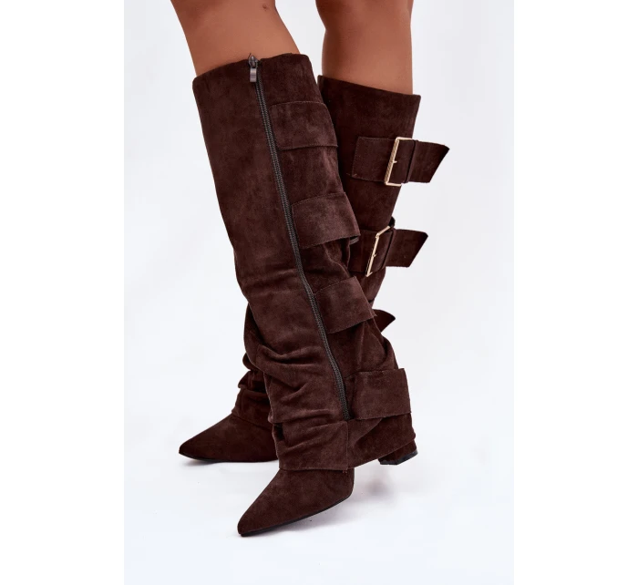Dámské kozačky na sloupku a zlatými přezkami – čokoládové Isavelle Dámské kozačky na sloupku a zlatými přezkami – čokoládové Isavelle