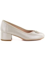 Dámské semišové zateplené ažurové boty khaki Potocki model 22014954 Dámské semišové zateplené ažurové boty khaki Potocki model 22014954