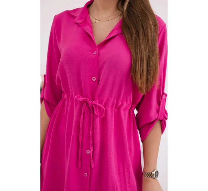 Šaty se zapínáním na knoflíky a zavazováním v pase fuchsie