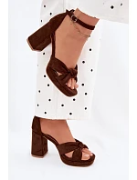 Dámské sandály na podpatku z imitace semiše čokoládové model 22107177 - Boto