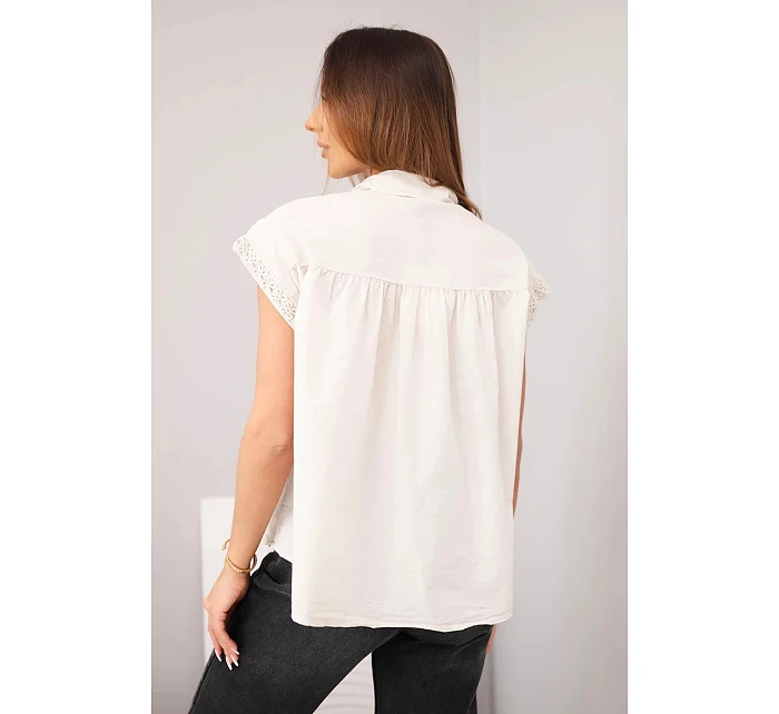 Dámská bavlněná košilová halenka s krajkou a krátkým rukávem béžová