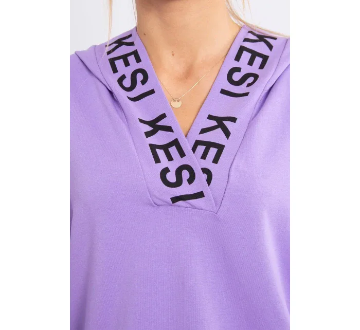 Šaty s kapucí a potiskem fialové Šaty s kapucí a potiskem fialové