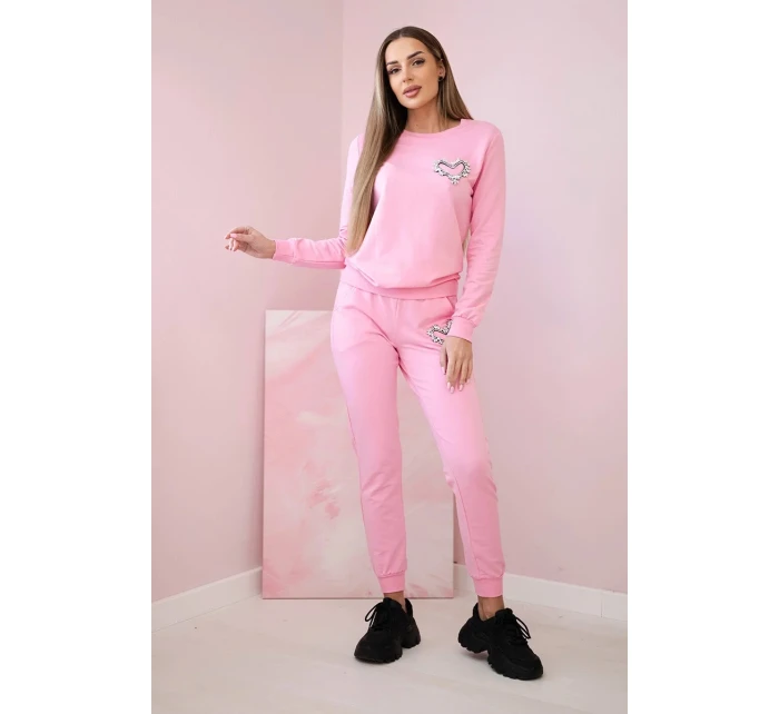 Dámská bavlněná souprava s ozdobným srdíčkem bonbónově růžová Dámská bavlněná souprava s ozdobným srdíčkem bonbónově růžová