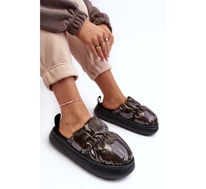 Lesklé dámské pantofle Black Big Star Lesklé dámské pantofle Black Big Star