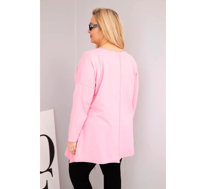 Dámská bavlněná blůza Plus Size s asymetrickým spodním lemem a výřezy světle růžová