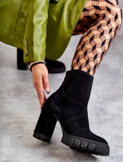 Semišové Kozačky Na Podpatku černé model 21597737 - Boto