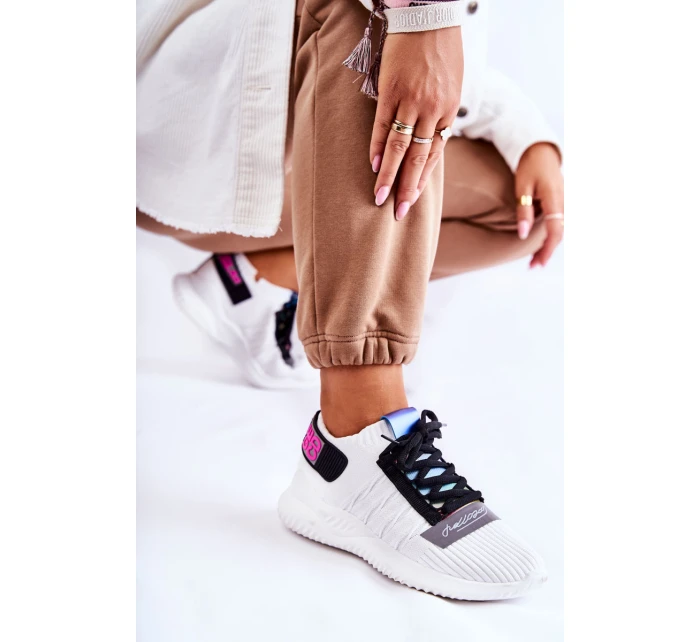 Dámská sportovní obuv nazouvací Bíle model 21591025 - Boto Dámská sportovní obuv nazouvací Bíle model 21591025 - Boto