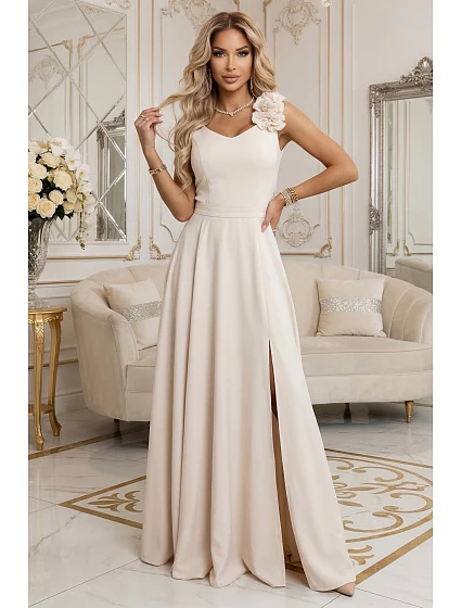 model 22067486 Elegantní večerní maxi šaty s rozparkem a růžemi béžové - numoco