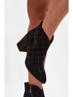 Dámské boty na sloupkovém podpatku se zdobením D&A – černé Dámské boty na sloupkovém podpatku se zdobením D&A – černé