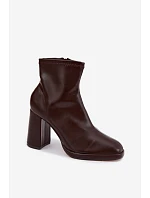 Dámské kožené kotníkové boty na podpatku čokoládové model 22348872 - Boto Dámské kožené kotníkové boty na podpatku čokoládové model 22348872 - Boto