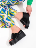 Exkluzívní černé dámské nazouváky na klínku Exkluzívní černé dámské nazouváky na klínku