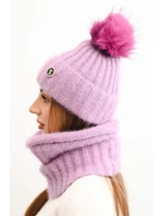 Dámská čepice s kapucí a pleteným vzorem bílá