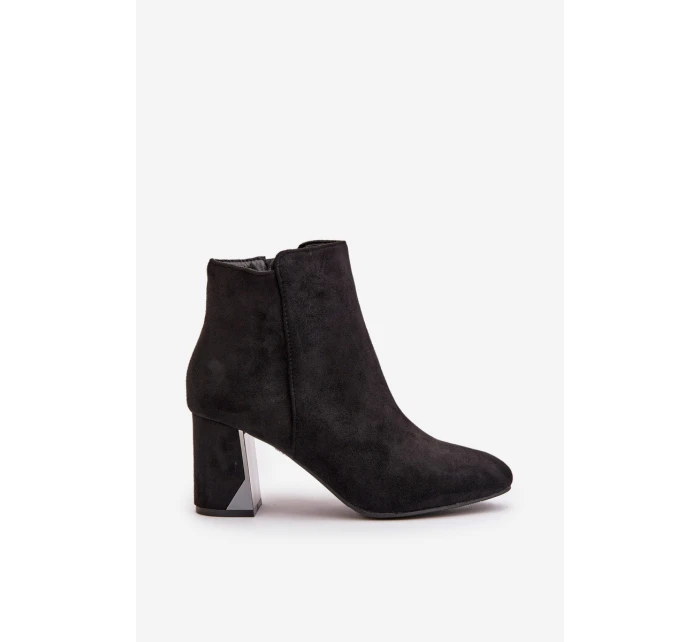 Zateplené Kotníkové Boty Na Podpatku S Zrcadlovým Prvkem Černé Silvare Zateplené Kotníkové Boty Na Podpatku S Zrcadlovým Prvkem Černé Silvare