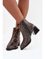 Kožené dámské kotníkové boty na sloupkovém podpatku, zateplené, vzor leopard D&A – černo/zlaté Kožené dámské kotníkové boty na sloupkovém podpatku, zateplené, vzor leopard D&A – černo/zlaté
