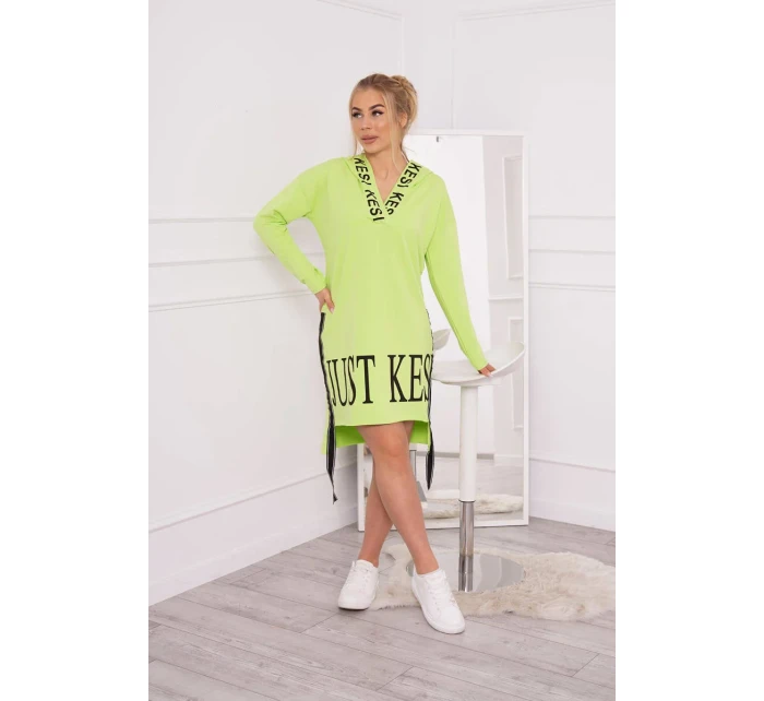 Šaty s kapucí a potiskem pistácie Šaty s kapucí a potiskem pistácie
