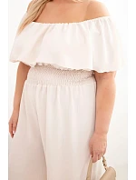 Dámská kombinéza Plus Size s model 22092410 výstřihem, volánem a širokými nohavicemi béžový - K-Fashion