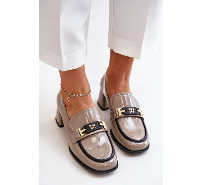 Lakované Dámské Polobotky Na Podpatku S Dekorací Béžové model 21673919 - Artiker