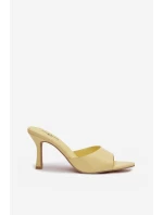 Lakované dámské nazouváky na podpatku Žluté Lirissa Lakované dámské nazouváky na podpatku Žluté Lirissa