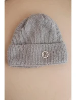 Dámská zimní čepice model 21441800 s ozdobným knoflíkem tmavě šedá - K-Fashion Dámská zimní čepice model 21441800 s ozdobným knoflíkem tmavě šedá - K-Fashion