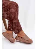 Dámské pantofle na platformě tmavě béžové model 21918985 - Boto Dámské pantofle na platformě tmavě béžové model 21918985 - Boto