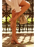 Šněrovací sandály na nízkém podpatku zdobené hřebíčky Camel Chrisele Šněrovací sandály na nízkém podpatku zdobené hřebíčky Camel Chrisele