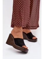 Dámské pantofle na platformě Černé model 21919251 - Boto