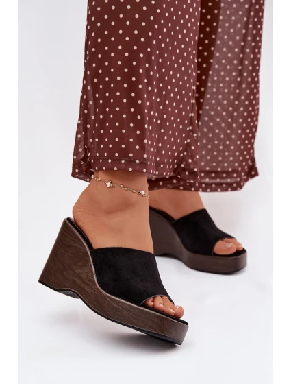 Dámské pantofle na platformě Černé model 21919251 - Boto