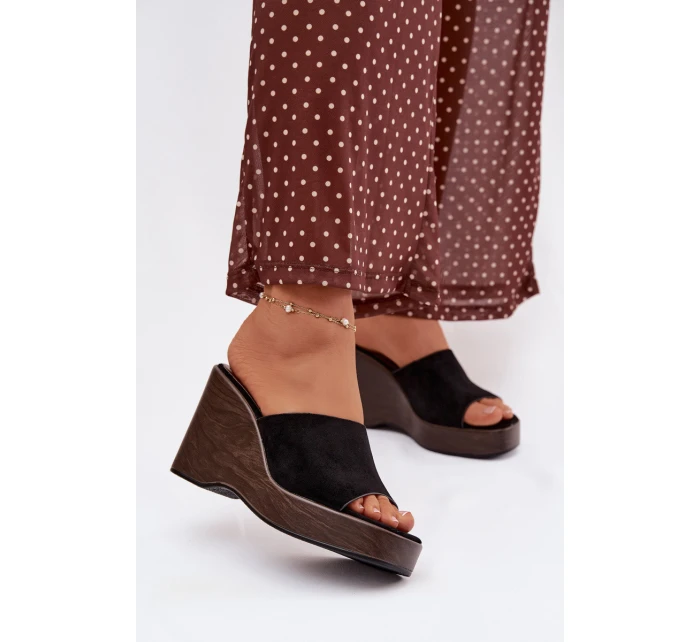 Dámské pantofle na platformě Černé model 21919251 - Boto