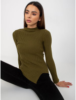 Asymetrický žebrovaný svetr v khaki střihu