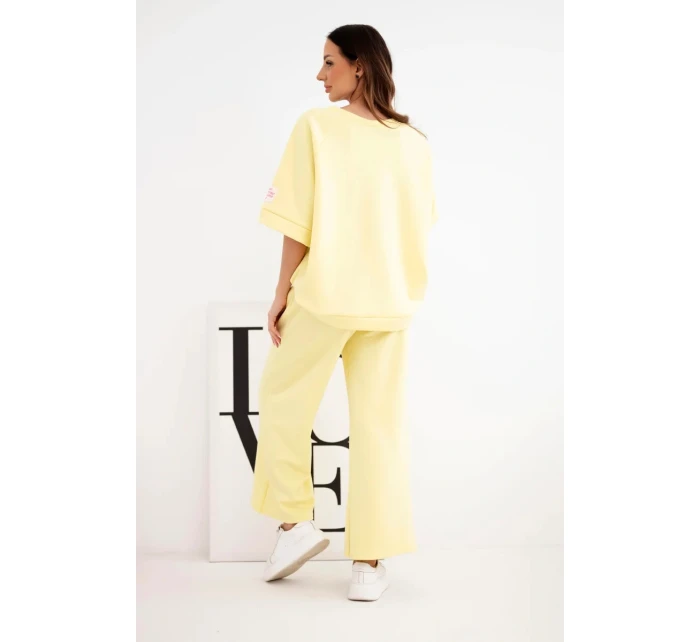 Dámský máslový komplet z viskózy mikina a široké kalhoty žlutý