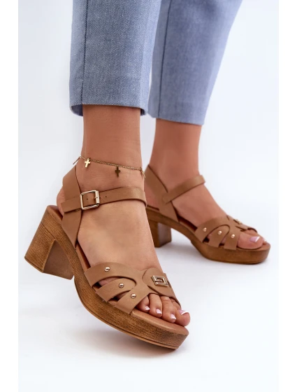 Dámské sandály na podpatku z eko kůže hnědé model 21657996 - EVENTO Dámské sandály na podpatku z eko kůže hnědé model 21657996 - EVENTO