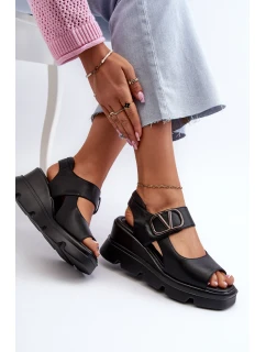 Dámské sandály na klínové podrážce a platformě z ekokože černé Triaola