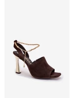 Semišové sandály na jehlovém podpatku se zdobeným náramkem CheBello 4440 čokoládové