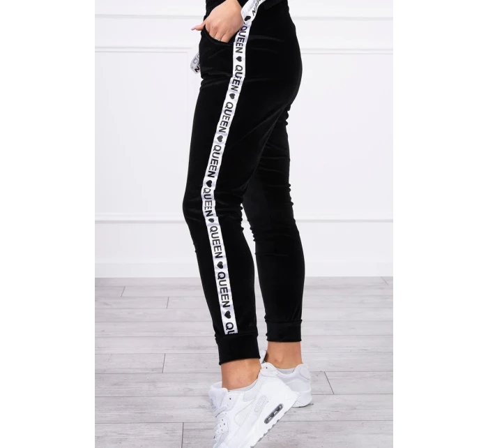 Velurová souprava s nápisem Queen black Velurová souprava s nápisem Queen black