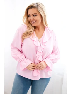 Dámská viskózová blůza Plus Size s volánem a ozdobnou broží model 21886485 růžová - K-Fashion