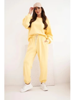 Dámský máslový komplet s volnou mikinou a kalhotami s nápisem LOVE žlutý