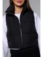 Krátká černá vesta se stojáčkem model 18266810 - J.STYLE Krátká černá vesta se stojáčkem model 18266810 - J.STYLE