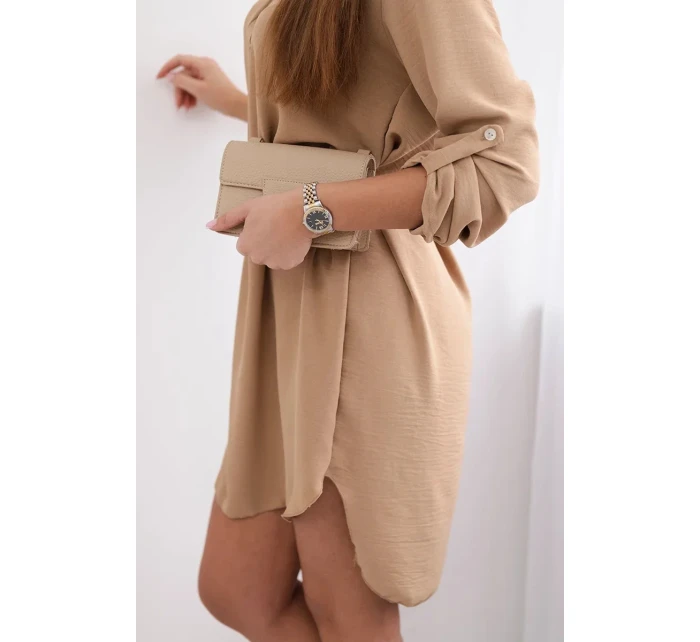 Šaty s delšími zády a pásem béžová Šaty s delšími zády a pásem béžová