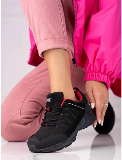 Krásné černé  trekingové boty dámské bez podpatku