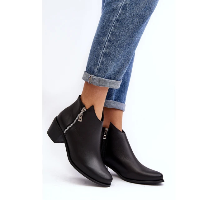 Kožené dámské kotníčkové boty na sloupku s nízkým svrškem a zipy černé Annaja Kožené dámské kotníčkové boty na sloupku s nízkým svrškem a zipy černé Annaja